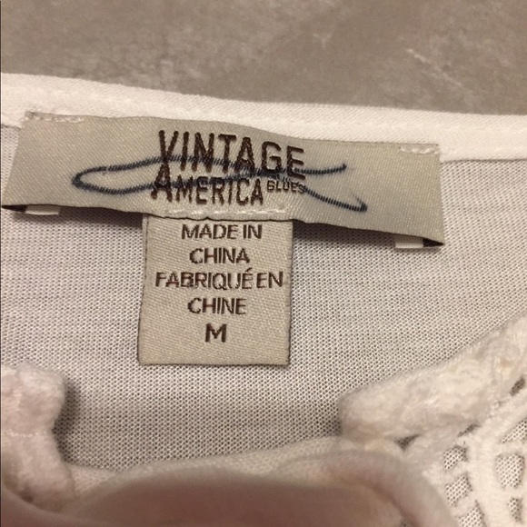 Women's Adorable Top Ties at neck NWOT. - Picture 3 of 6